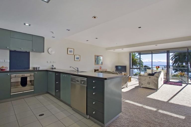 Photo of property in Waterfront Apartments, 2/309 Wakefield Quay, Stepneyville, Nelson, 7010