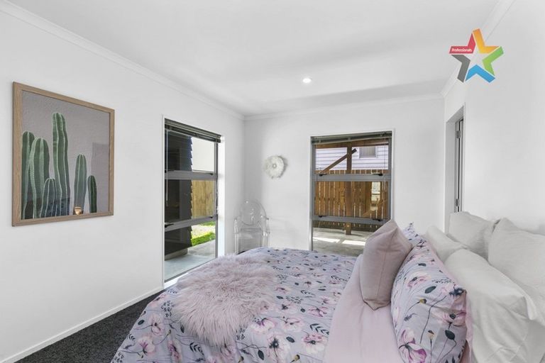 Photo of property in 17 Cresswell Place, Johnsonville, Wellington, 6037