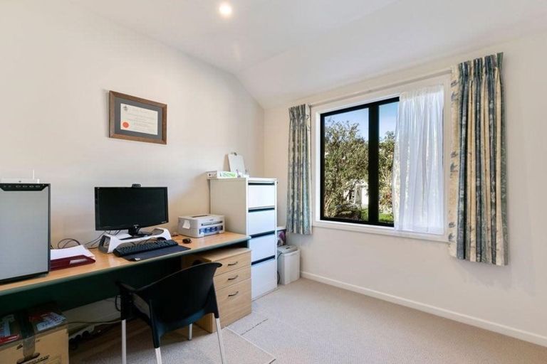 Photo of property in 44 Furlong Crescent, Churton Park, Wellington, 6037