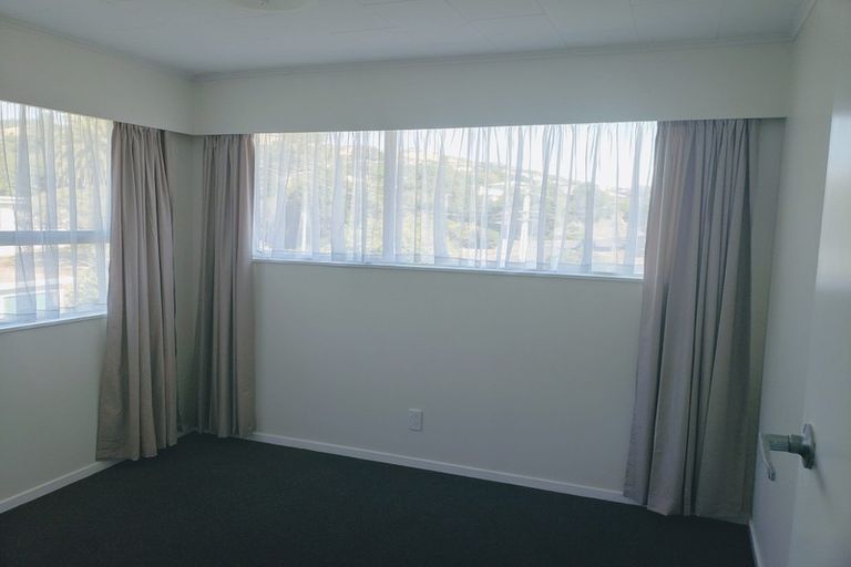 Photo of property in 17 Kowhai Street, Tawa, Wellington, 5028