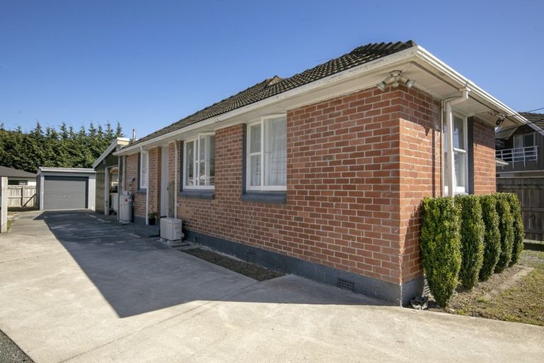 Photo of property in 5 Johnston Grove, Taita, Lower Hutt, 5011