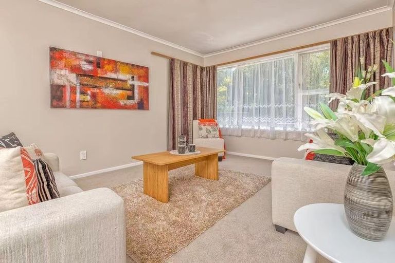 Photo of property in 111 Chichester Drive, Rosehill, Papakura, 2113