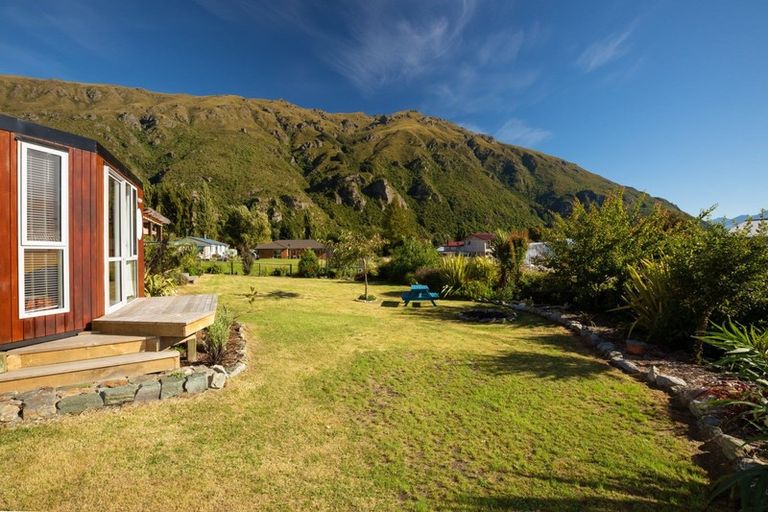 Photo of property in 2 Hector Close, Kingston, Athol, 9793