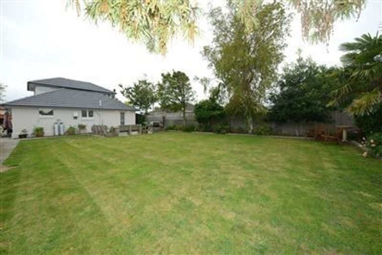 Photo of property in 216 Weston Road, St Albans, Christchurch, 8052