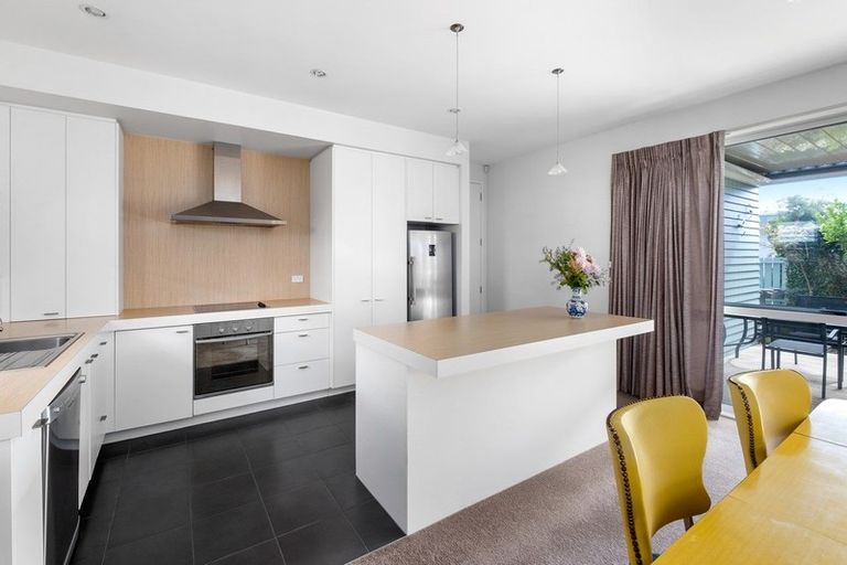 Photo of property in 10 Coprosma Close, Papamoa Beach, Papamoa, 3118