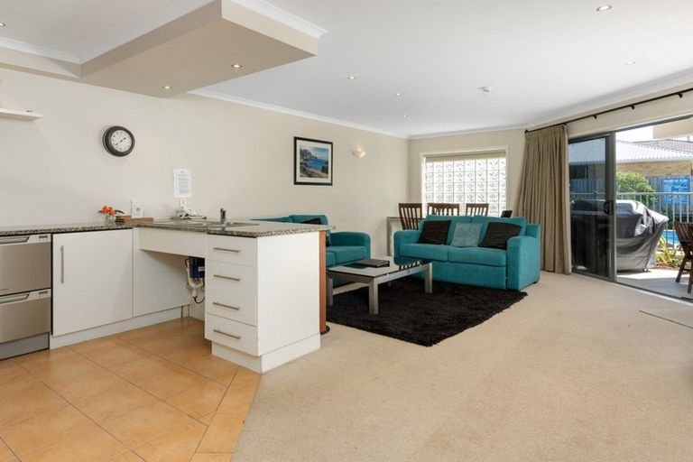 Photo of property in 102/178 Marine Parade, Mount Maunganui, 3116