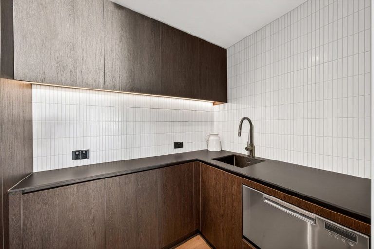 Photo of property in 52 Beach Road, Castor Bay, Auckland, 0620