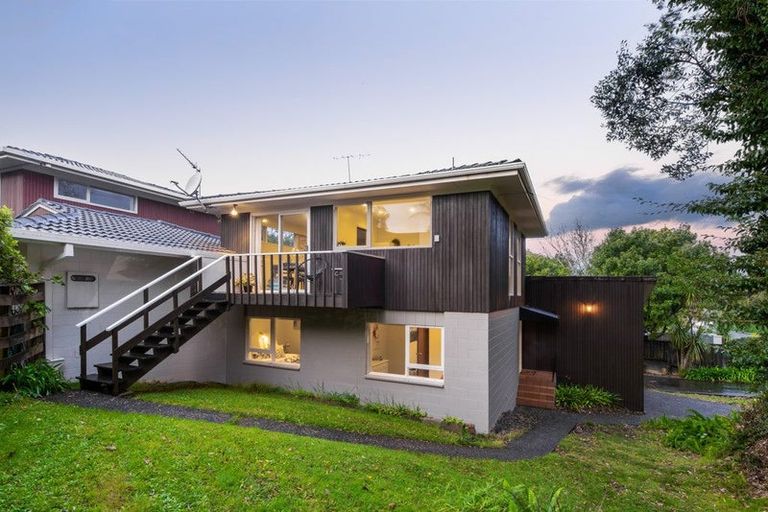 Photo of property in 1/39 View Road, Campbells Bay, Auckland, 0630