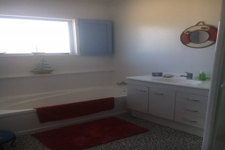 Photo of property in 27 Scott Avenue, Otaki Beach, Otaki, 5512