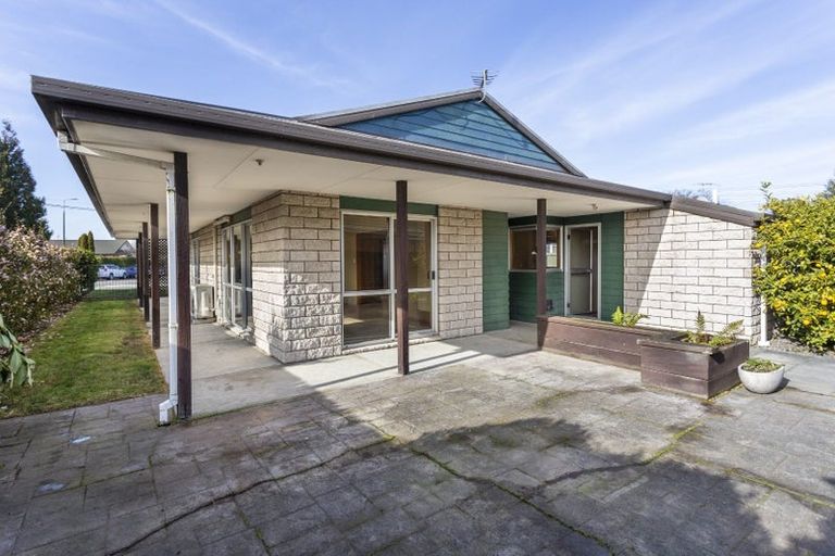 Photo of property in 1/80 Middlepark Road, Sockburn, Christchurch, 8042