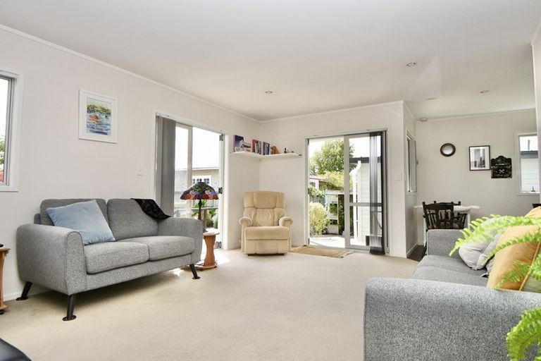 Photo of property in 5a Garrison Street, Carterton, 5713