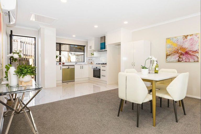 Photo of property in 27a Poruru Close, Papakura, 2110