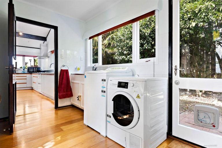 Photo of property in 108 Kowhai Road, Campbells Bay, Auckland, 0630