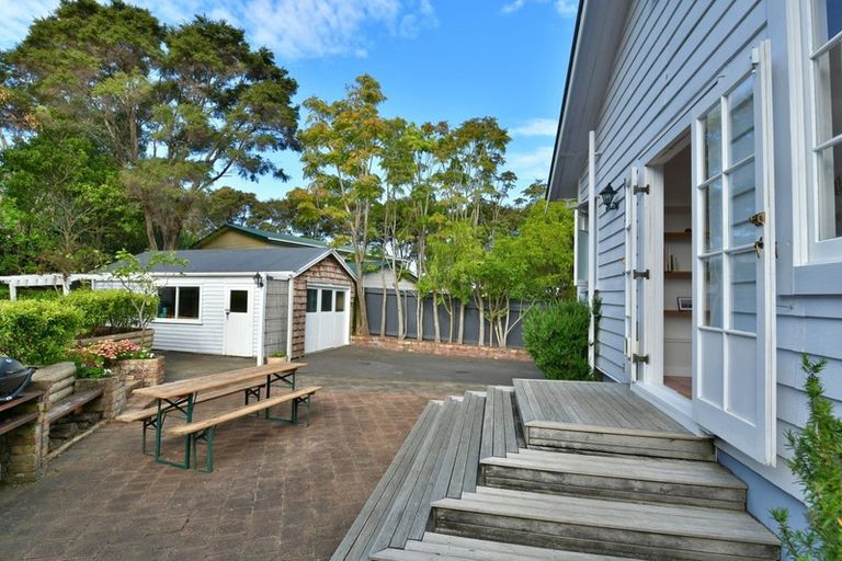 Photo of property in 524a Whangaparaoa Road, Stanmore Bay, Whangaparaoa, 0932