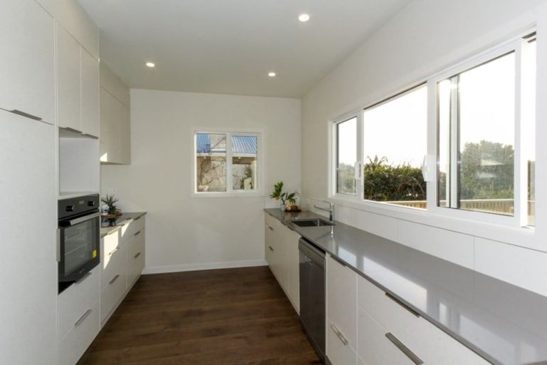Photo of property in 125 Pendarves Street, New Plymouth, 4312