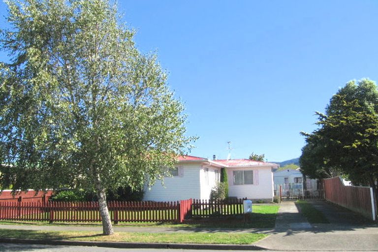 Photo of property in 25 Bonnie Glen Crescent, Ebdentown, Upper Hutt, 5018
