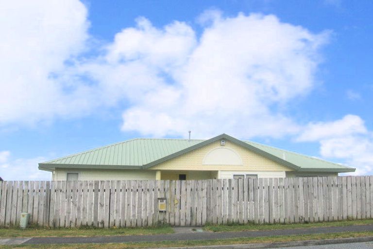 Photo of property in 63 Ashton Fitchett Drive, Brooklyn, Wellington, 6021