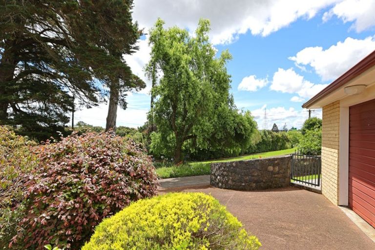 Photo of property in 139a Flanshaw Road, Te Atatu South, Auckland, 0610