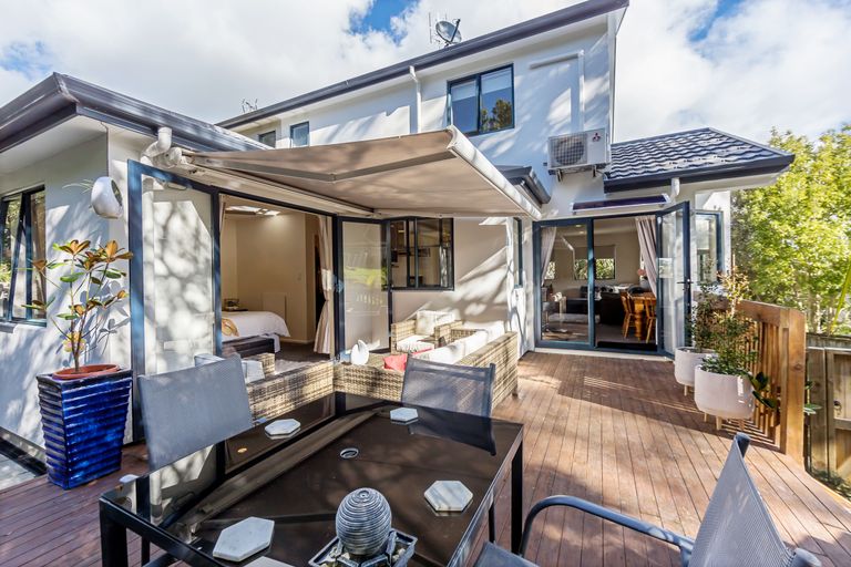 Photo of property in 18 Carento Way, Stanmore Bay, Whangaparaoa, 0932