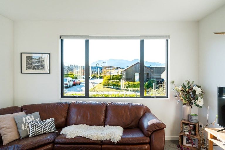 Photo of property in 39 Obelisk Street, Wanaka, 9305
