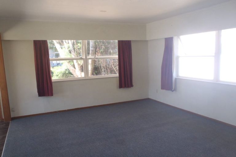 Photo of property in 37 Meilland Place, Glen Eden, Auckland, 0602