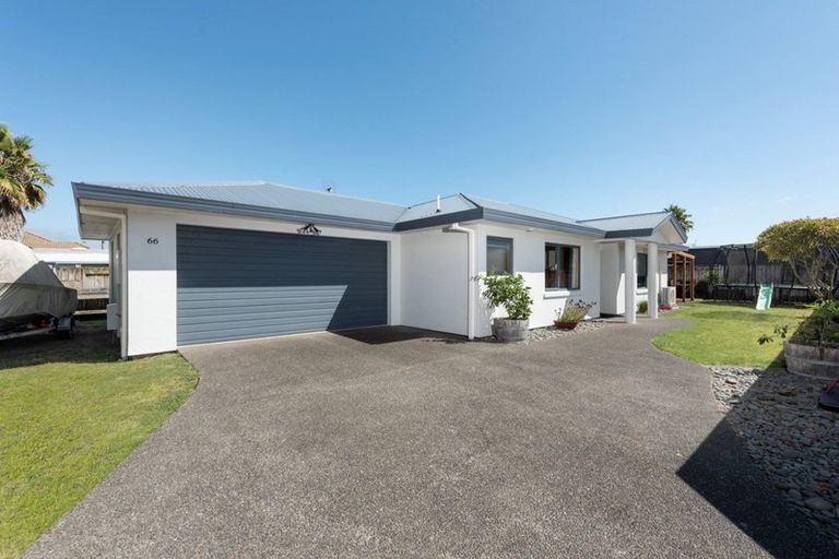 Photo of property in 66 Corinth Grove, Papamoa Beach, Papamoa, 3118