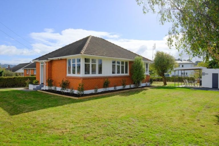 Photo of property in 14 Burgess Street, Green Island, Dunedin, 9018