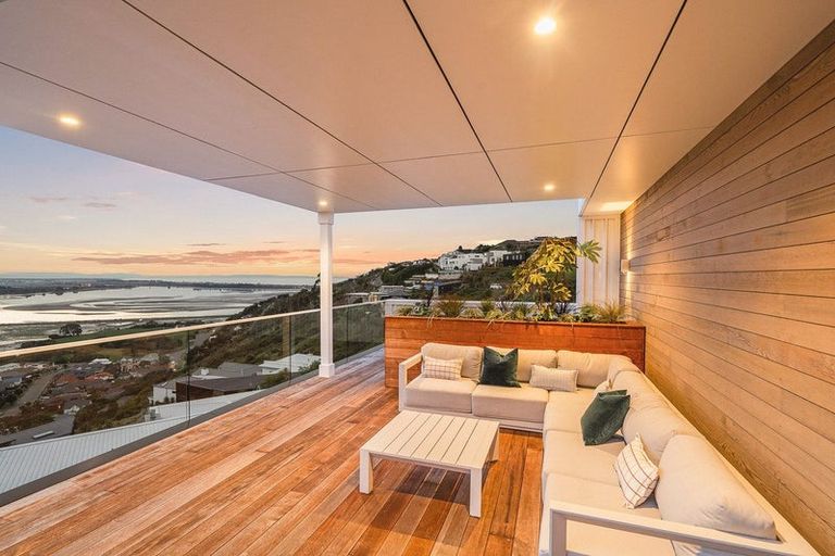 Photo of property in 13 Saint Remy Lane, Redcliffs, Christchurch, 8081