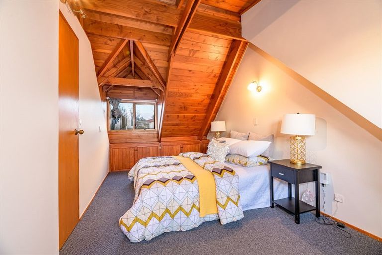 Photo of property in 5 Harrington Road, Henderson, Auckland, 0610