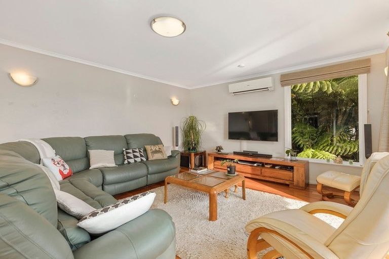 Photo of property in 111 Horoeka Street, Stokes Valley, Lower Hutt, 5019