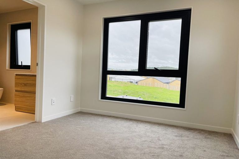 Photo of property in 61 Taukahiwi Road, Pukekohe, 2120