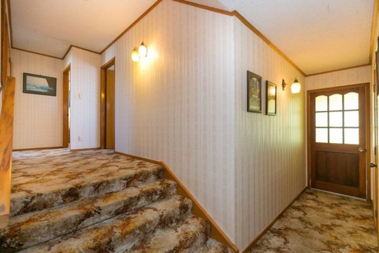 Photo of property in 20 Leon Place, Waitara, 4320