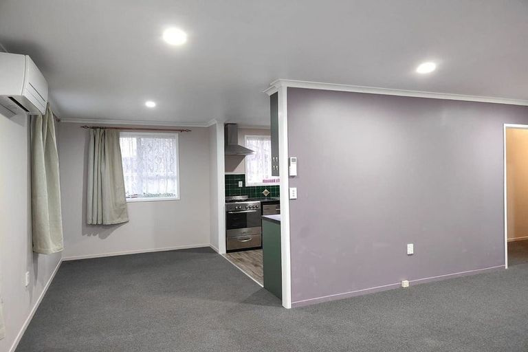 Photo of property in 20 Foyle Place, Glendene, Auckland, 0602