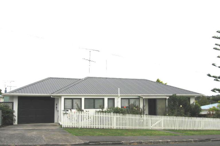 Photo of property in 2 Utting Street, Birkdale, Auckland, 0626