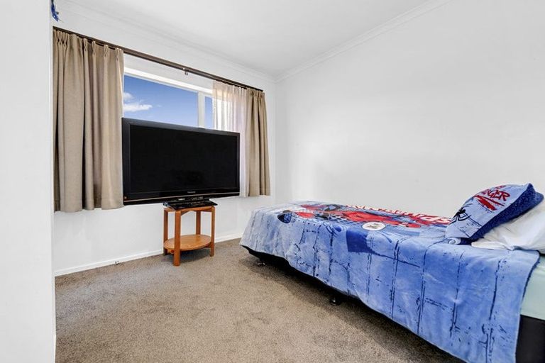 Photo of property in 18 Kutukutu Street, Takanini, 2112