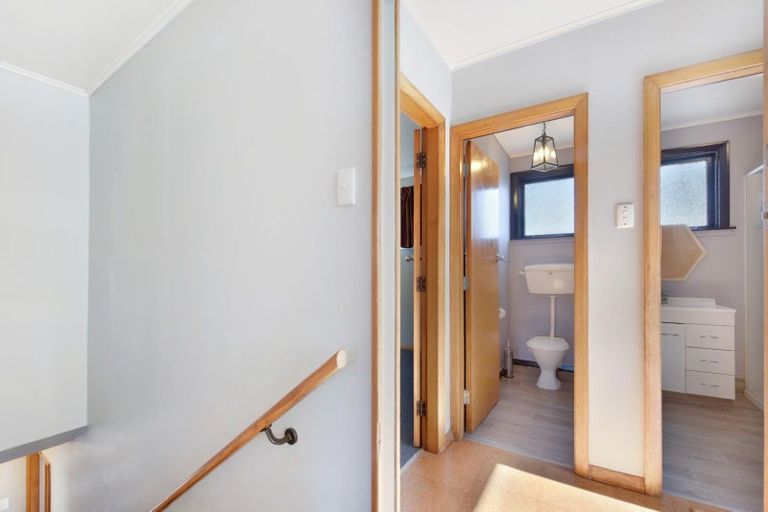 Photo of property in 103 Waikawa Road, Picton, 7220