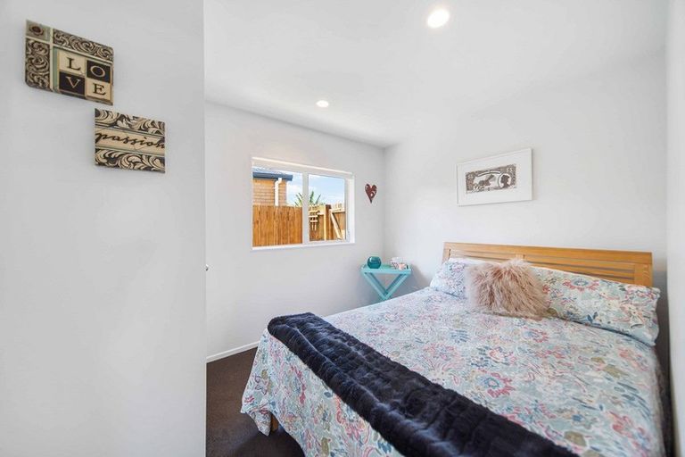 Photo of property in 3b Stevenson Road, Clarks Beach, 2122