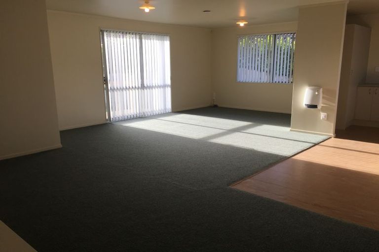 Photo of property in 203 Sturges Road, Henderson, Auckland, 0612