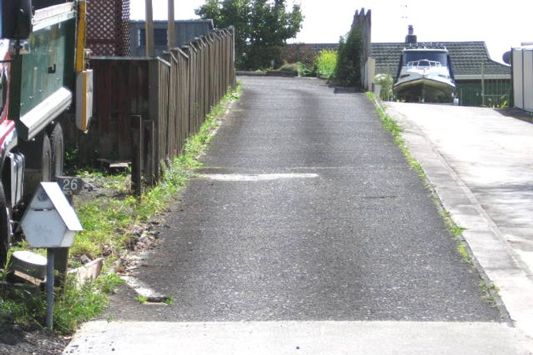 Photo of property in 26 Felgrove Street, Glendene, Auckland, 0602