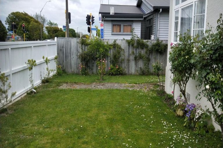 Photo of property in 495 Featherston Street, Roslyn, Palmerston North, 4414
