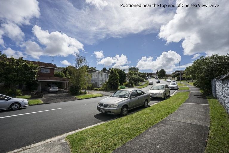 Photo of property in 22 Chelsea View Drive, Chatswood, Auckland, 0626