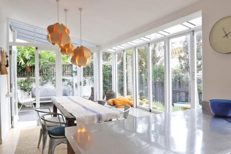 Photo of property in 26 Church Street, Devonport, Auckland, 0624