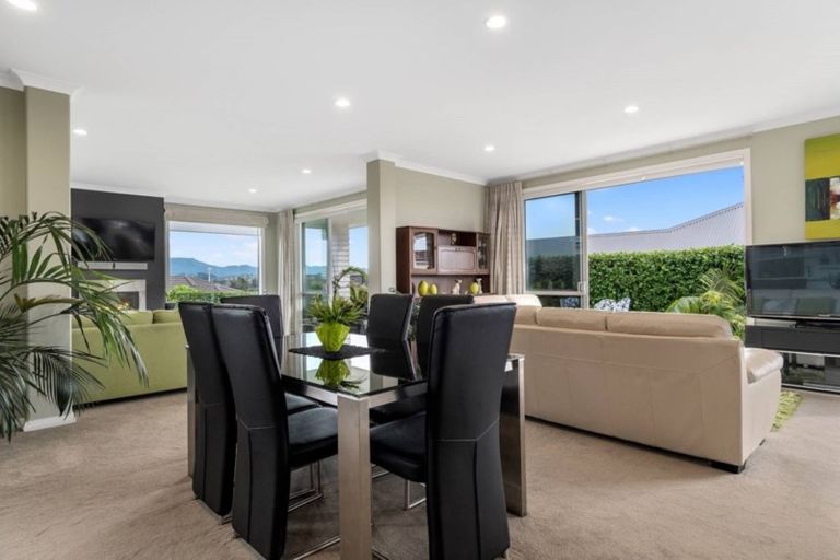 Photo of property in 2 Lynley Park Drive, Omokoroa, 3114