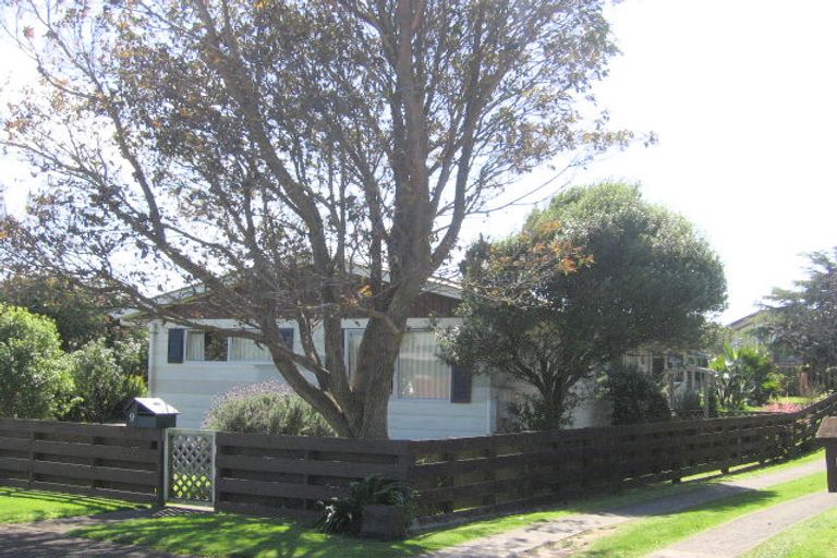 Photo of property in 9 Moorea Place, Mount Maunganui, 3116