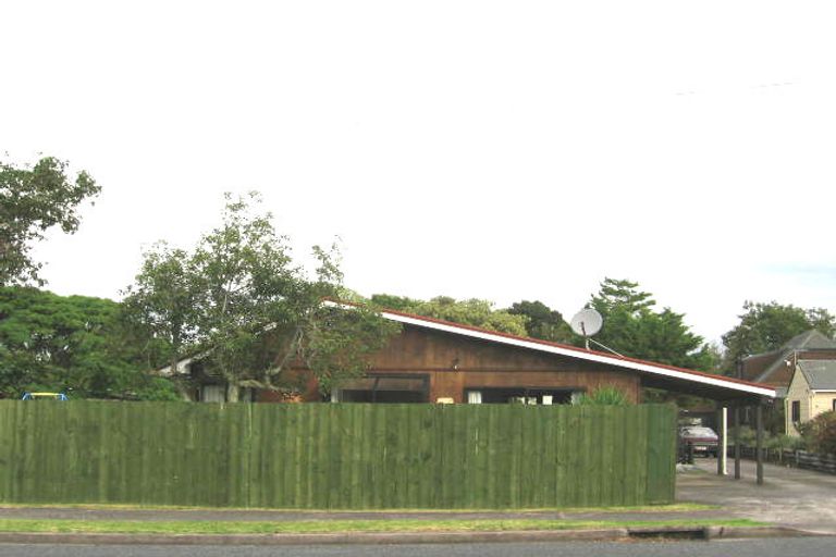 Photo of property in 1/78 Glengarry Road, Glen Eden, Auckland, 0602