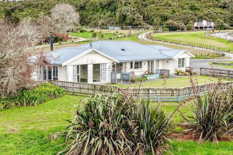 Photo of property in 161 Woodstock-rimu Road, Ruatapu, Hokitika, 7883