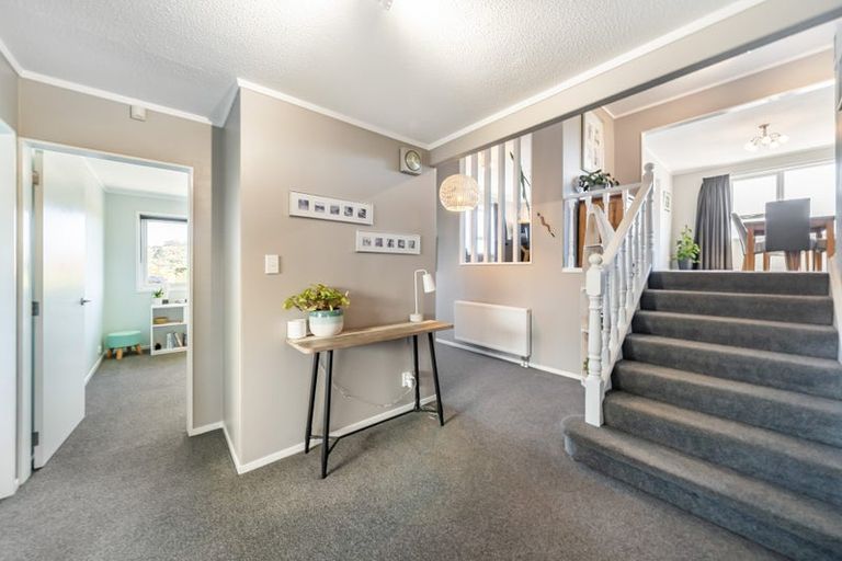 Photo of property in 7 James Cook Drive, Whitby, Porirua, 5024