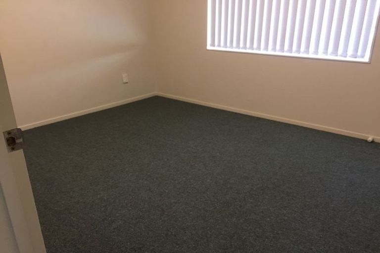 Photo of property in 203 Sturges Road, Henderson, Auckland, 0612