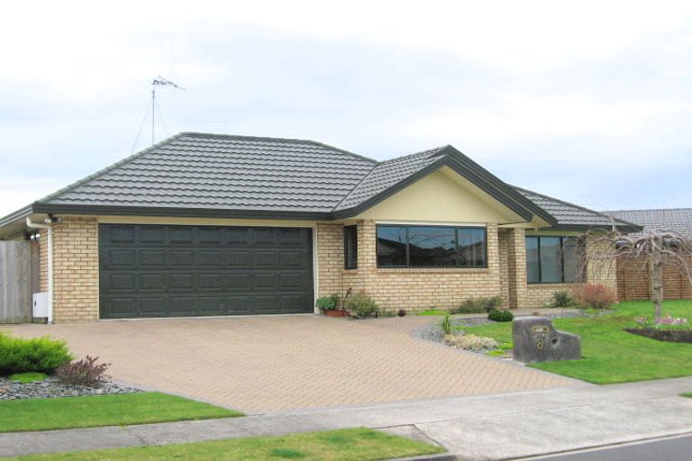 Photo of property in 8 Mangakoea Place, St Andrews, Hamilton, 3200