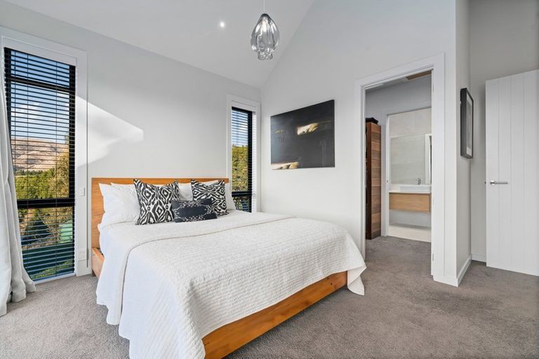 Photo of property in 3 Maude View Road, Hawea Flat, Wanaka, 9382